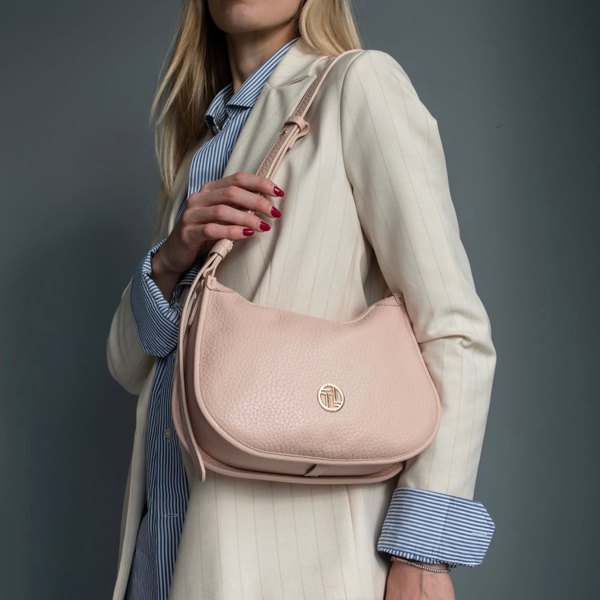 The Tropical Duchess Tuscany Leather HOBLÒ TL142563 Soft Leather Handbag in Denim