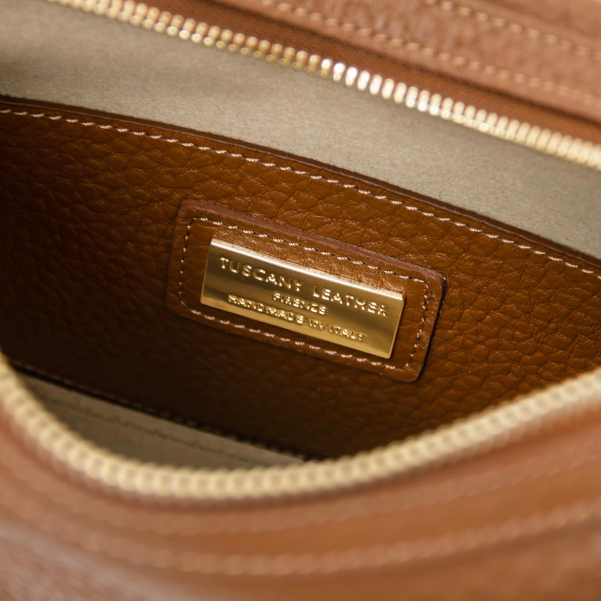 The Tropical Duchess Tuscany Leather HOBLÒ TL142563 Soft Leather Handbag in Cognac