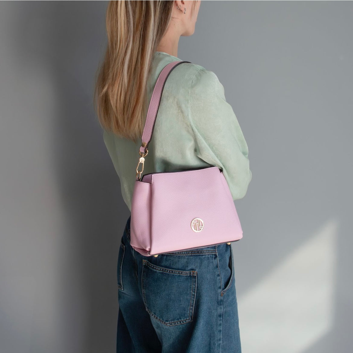 The Tropical Duchess Tuscany Leather ABBY TL142500 Leather Handbag in Apricot