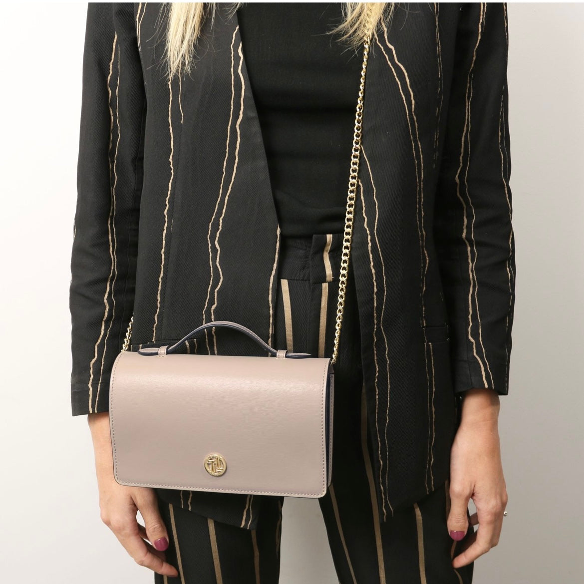 The Tropical Duchess Tuscany Leather OPERA TL142505 Leather Clutch With Chain Strap In White