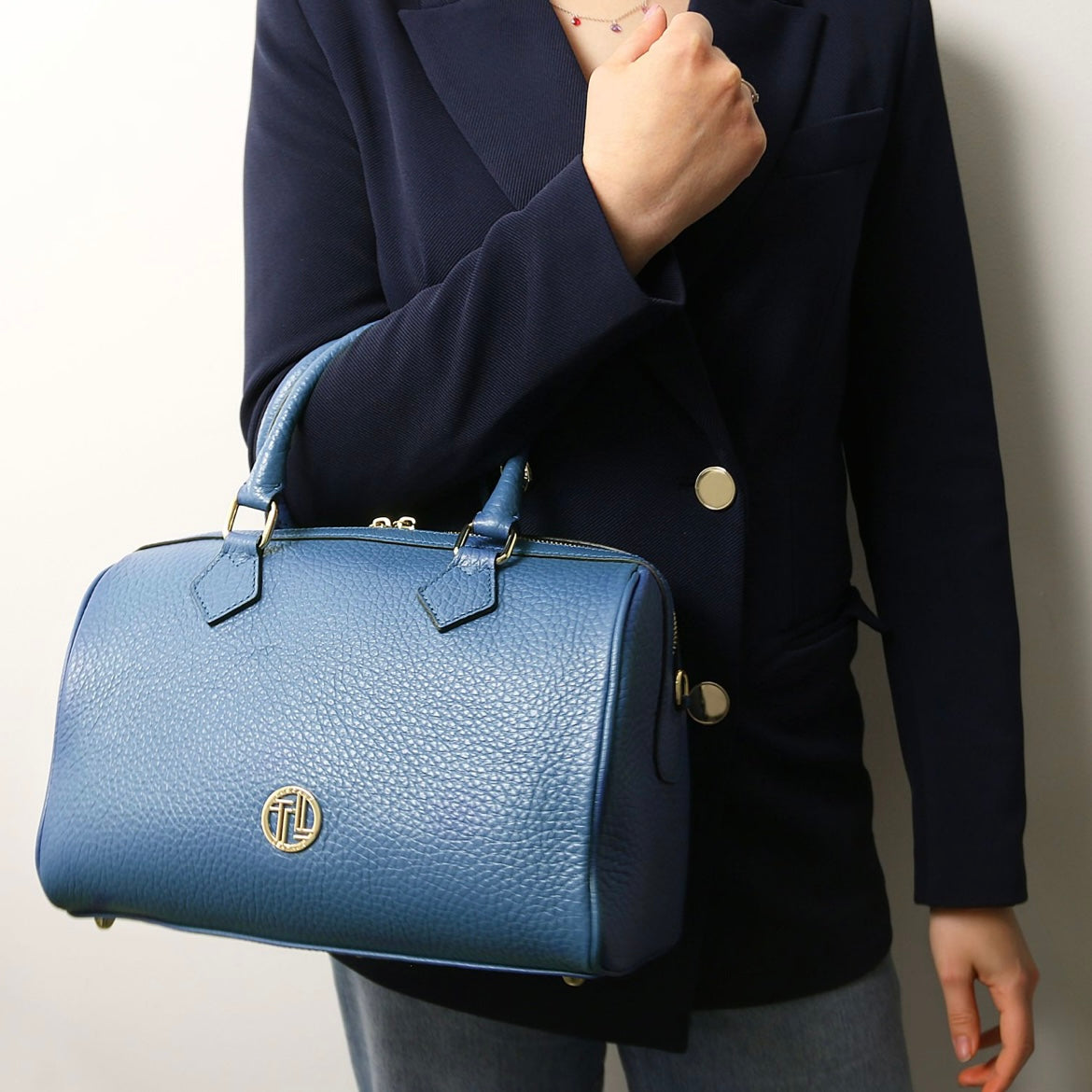 The Tropical Duchess Tuscany Leather  BARRIQUE TL142586 Leather Duffle bag in Denim