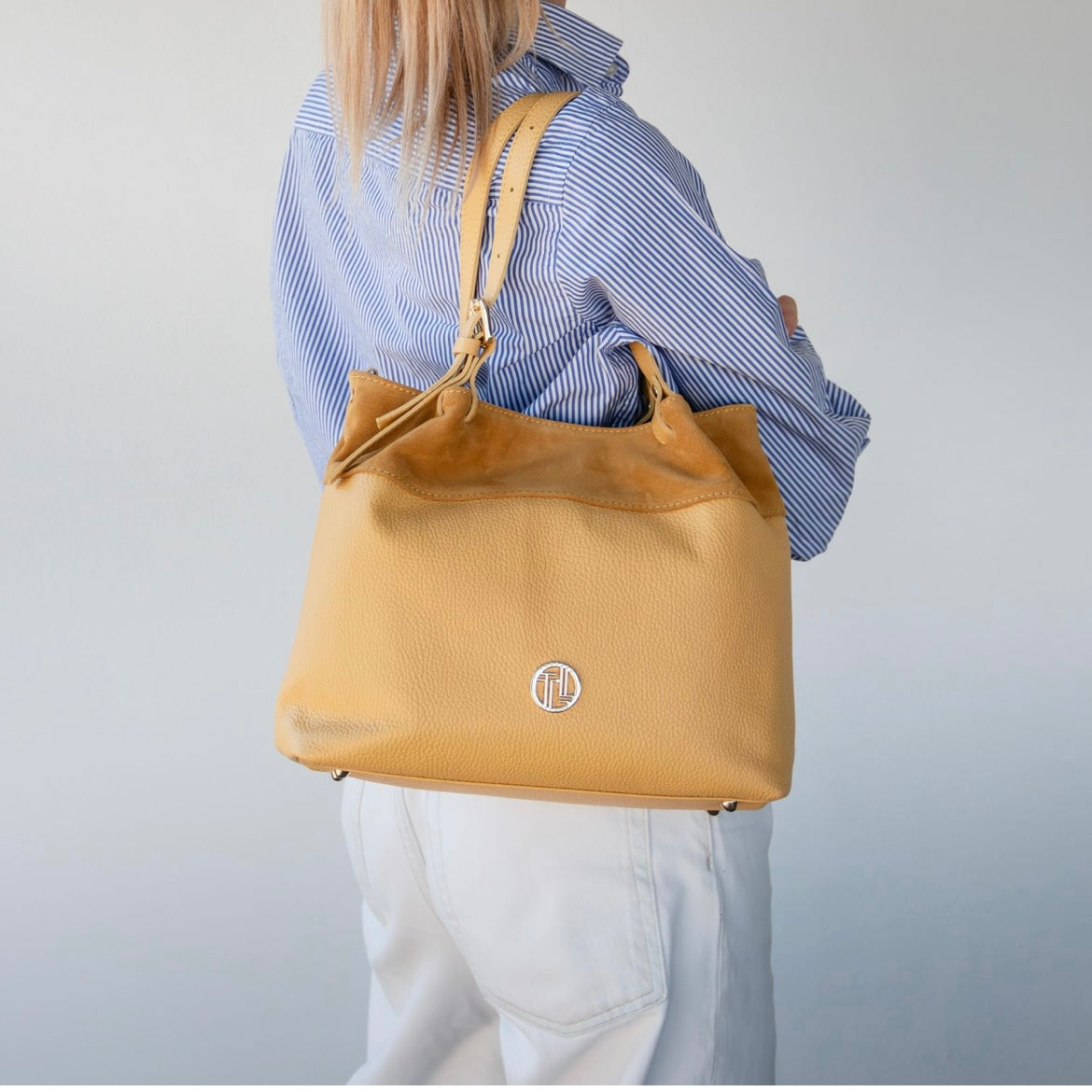The Tropical Duchess Tuscany Leather  DIADE TL142587 Soft Leather Shopping bag in Light Blue