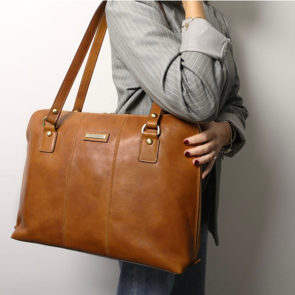 The Tropical Duchess Tuscany Leather  RAVENNA TL142426 Exclusive Lady Business bag in Natural
