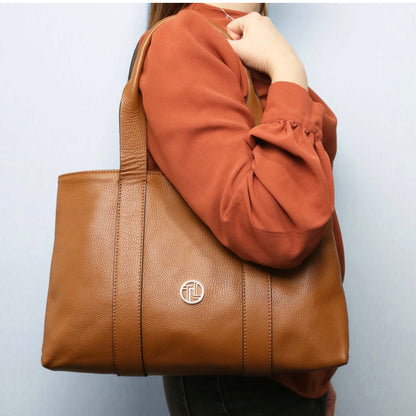 The Tropical Duchess Tuscany Leather  CALLIE TL142415 Soft Leather Shoulder bag in Cognac