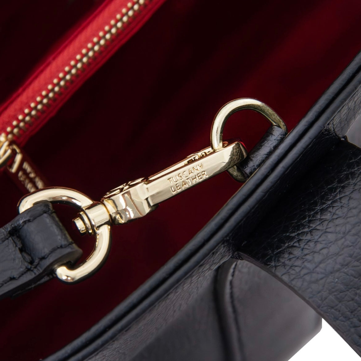 The Tropical Duchess Tuscany Leather  CALLIE TL142415 Soft Leather Shoulder bag in Black