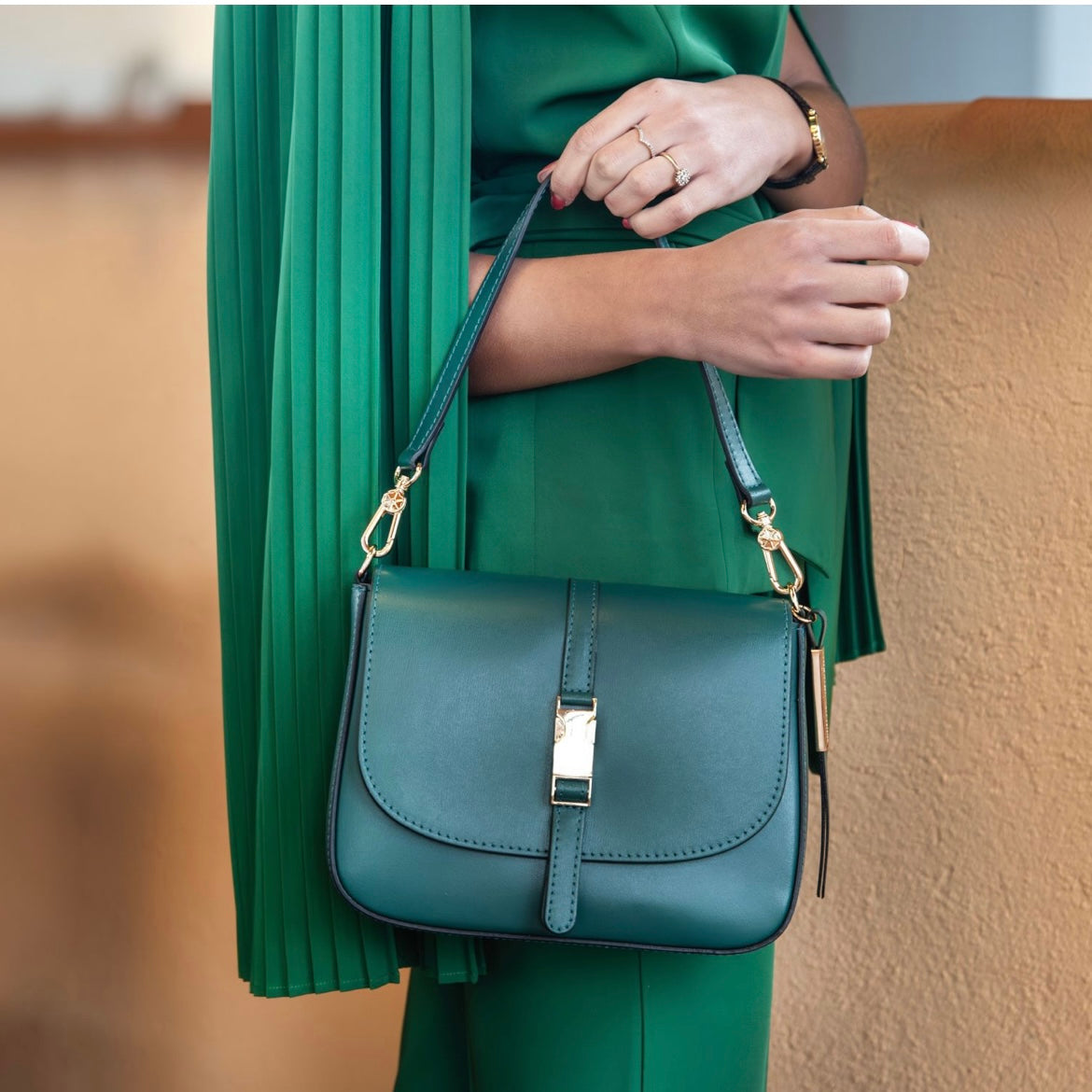 The Tropical Duchess Tuscany Leather  TL BAG NAUSICA TL141598 Leather Shoulder bag in Cognac