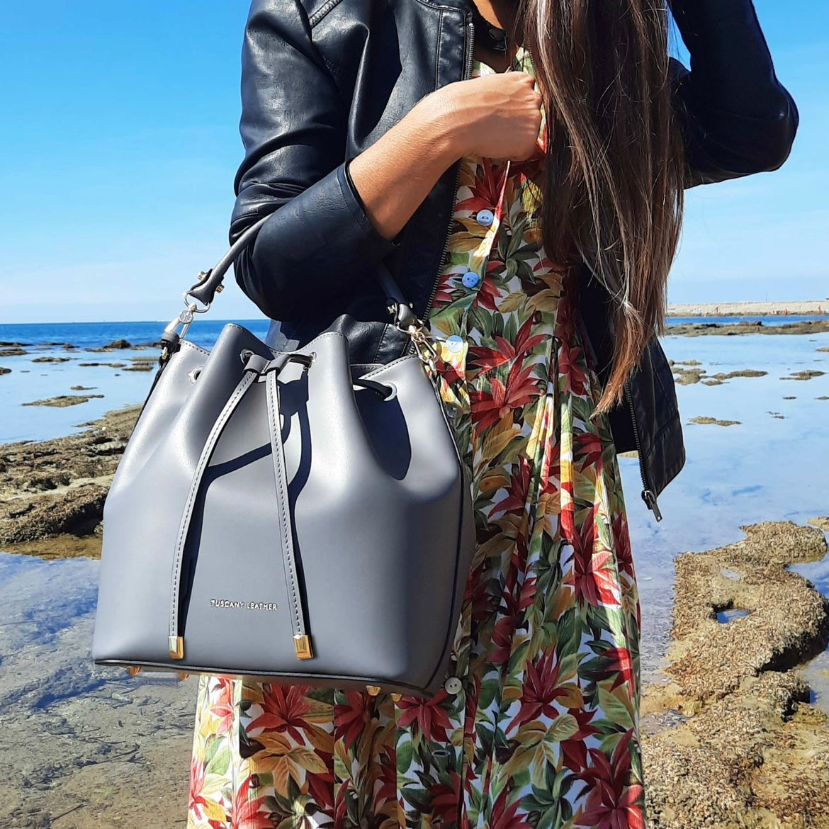 The Tropical Duchess Tuscany Leather  TL BAG VITTORIA TL141531 Leather Bucket bag in Cognac