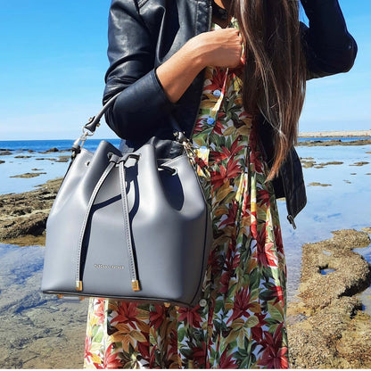 The Tropical Duchess Tuscany Leather  TL BAG VITTORIA TL141531 Leather Bucket bag in Champagne