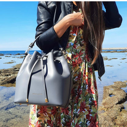 The Tropical Duchess Tuscany Leather  TL BAG VITTORIA TL141531 Leather Bucket bag in Black