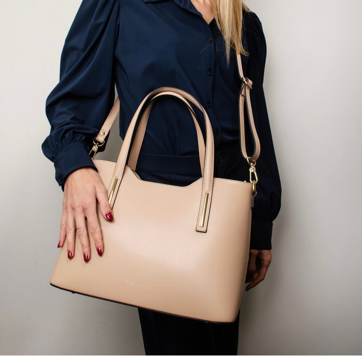 The Tropical Duchess Tuscany Leather  TL BAG OLIMPIA TL141412 Leather Tote in Champagne